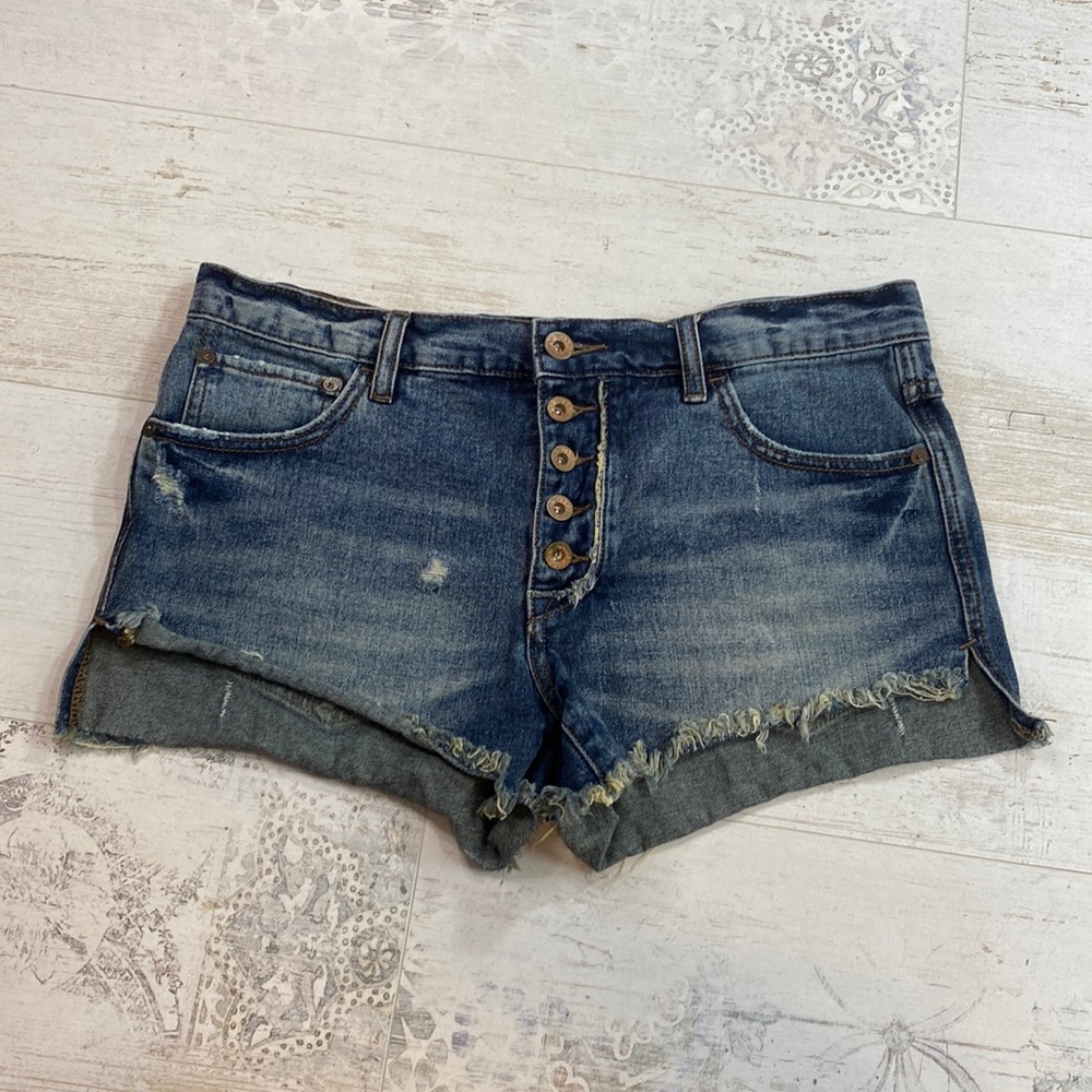 Free People Distressed Button Up Jean Shorts Size 28